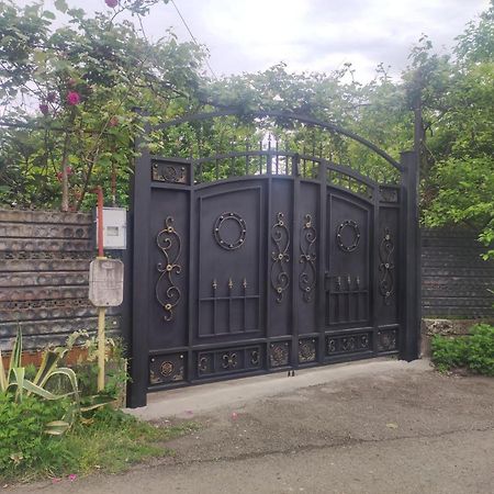 فندق Private House In باتومي المظهر الخارجي الصورة