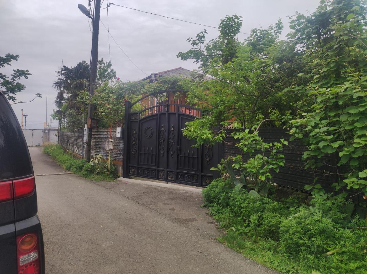 فندق Private House In باتومي المظهر الخارجي الصورة